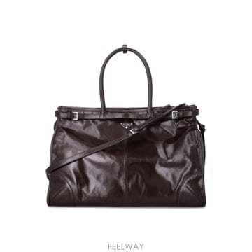 PRADA �δ��� PRADA ����� �ﰢ �ΰ� ���� ��Ʈ���δ��� PRADA ����� �ﰢ �ΰ� ���� ��Ʈ��