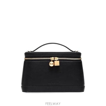Jacquemus �δ��� JACQUEMUS ��ũ���� ���� ��Ʈ���δ��� JACQUEMUS ��ũ���� ���� ��Ʈ��