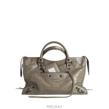 Balenciaga 26FW �߷��þư� �� ��Ƽ �� 865760 2ACFH 3258 ARMY GREEN26FW �߷��þư� �� ��Ƽ �� 865760 2ACFH 3258 ARMY GREE