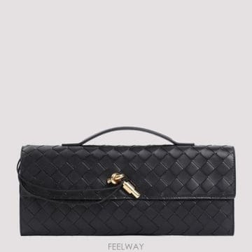 Bottega Veneta 26FW ���װ�����Ÿ �ȵ�Ƹ� Ŭ��ġ 741511 VCPP3 1019 BLACK26FW ���װ�����Ÿ �ȵ�Ƹ� Ŭ��ġ 741511 VCPP3 1019 BL