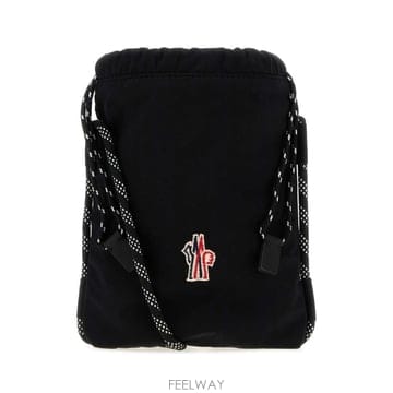 Moncler 26FW ��Ŭ���� ũ�ν��� L20975L00006 M9754999 BLACK26FW ��Ŭ���� ũ�ν��� L20975L00006 M9754999 BLACK