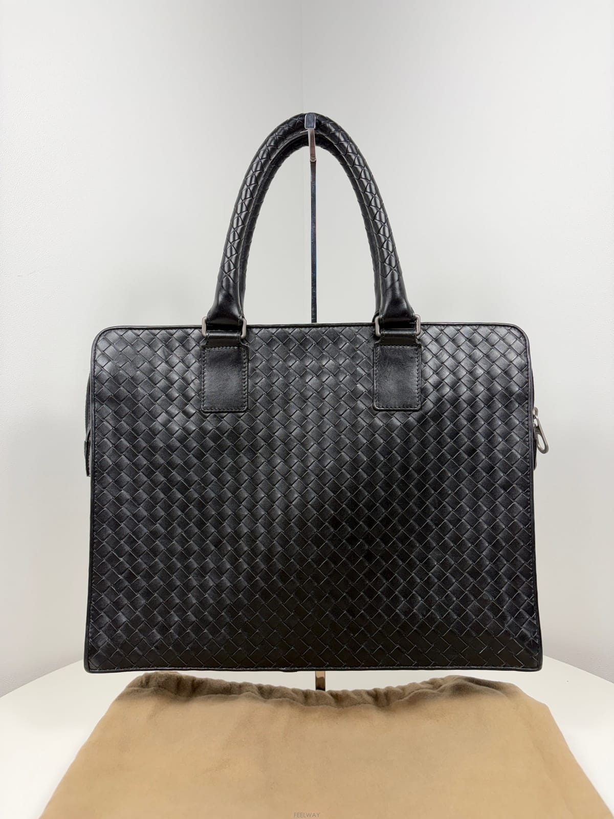 Bottega Veneta ���װ�����Ÿ ��Ʈ��ġ���� �������� �긮�����̽����װ�����Ÿ ��Ʈ��ġ���� �������� �긮�����̽�