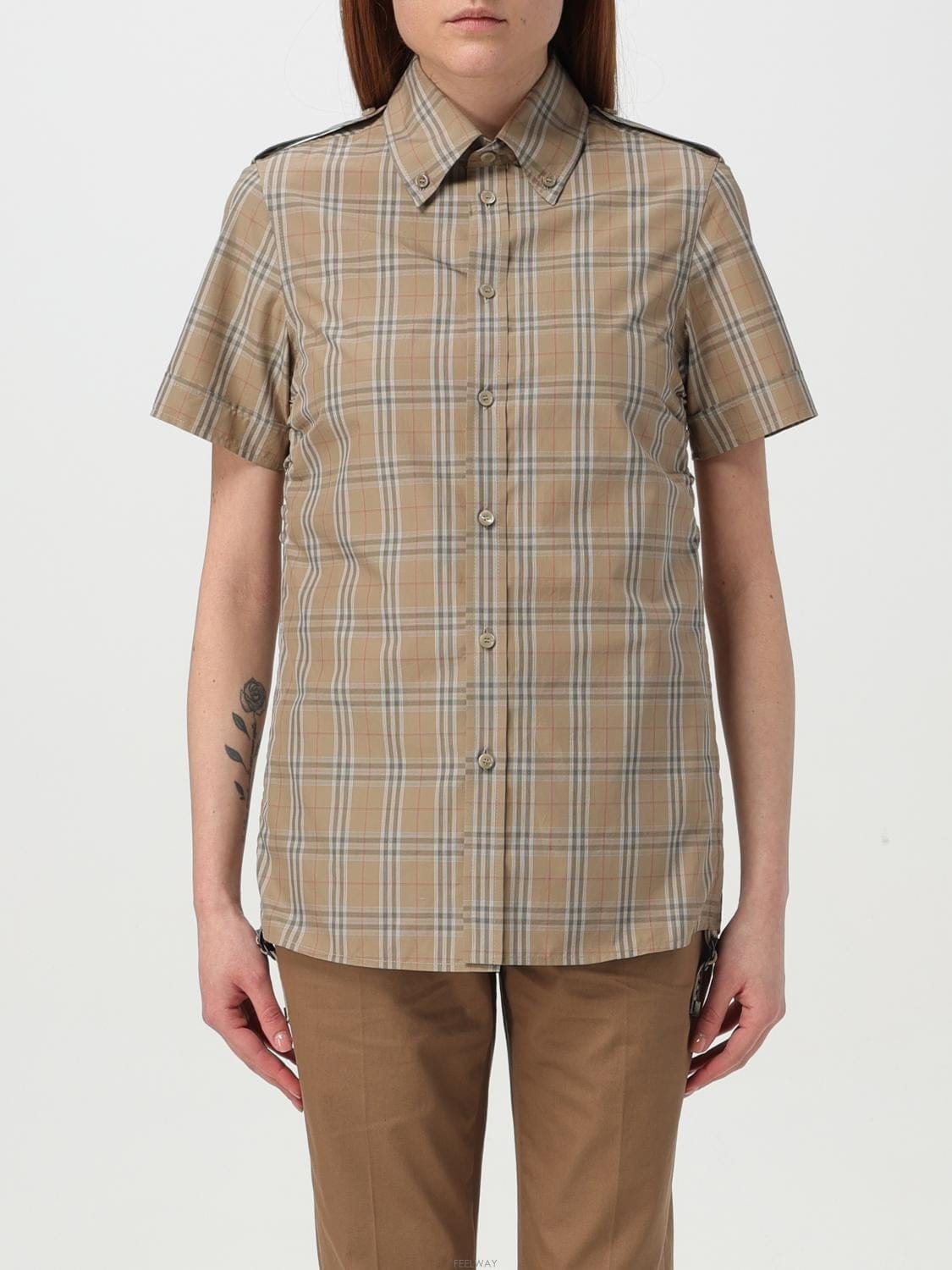 Burberry [A6] ������ 8107968 ���� ���� 8107968-022[A6] ������ 8107968 ���� ���� 8107968-022