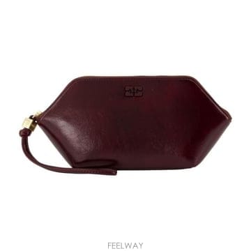 GANNI 26FW ���� Ŭ��ġ �Ŀ�ġ B3010401 436 BURGUNDY26FW ���� Ŭ��ġ �Ŀ�ġ B3010401 436 BURGUNDY
