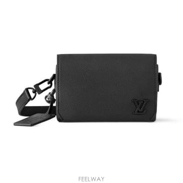 26 FW 루이비통 Fastline 패스트라인 플랩 마그네틱 클로징 웨어러블 월렛 숄더백