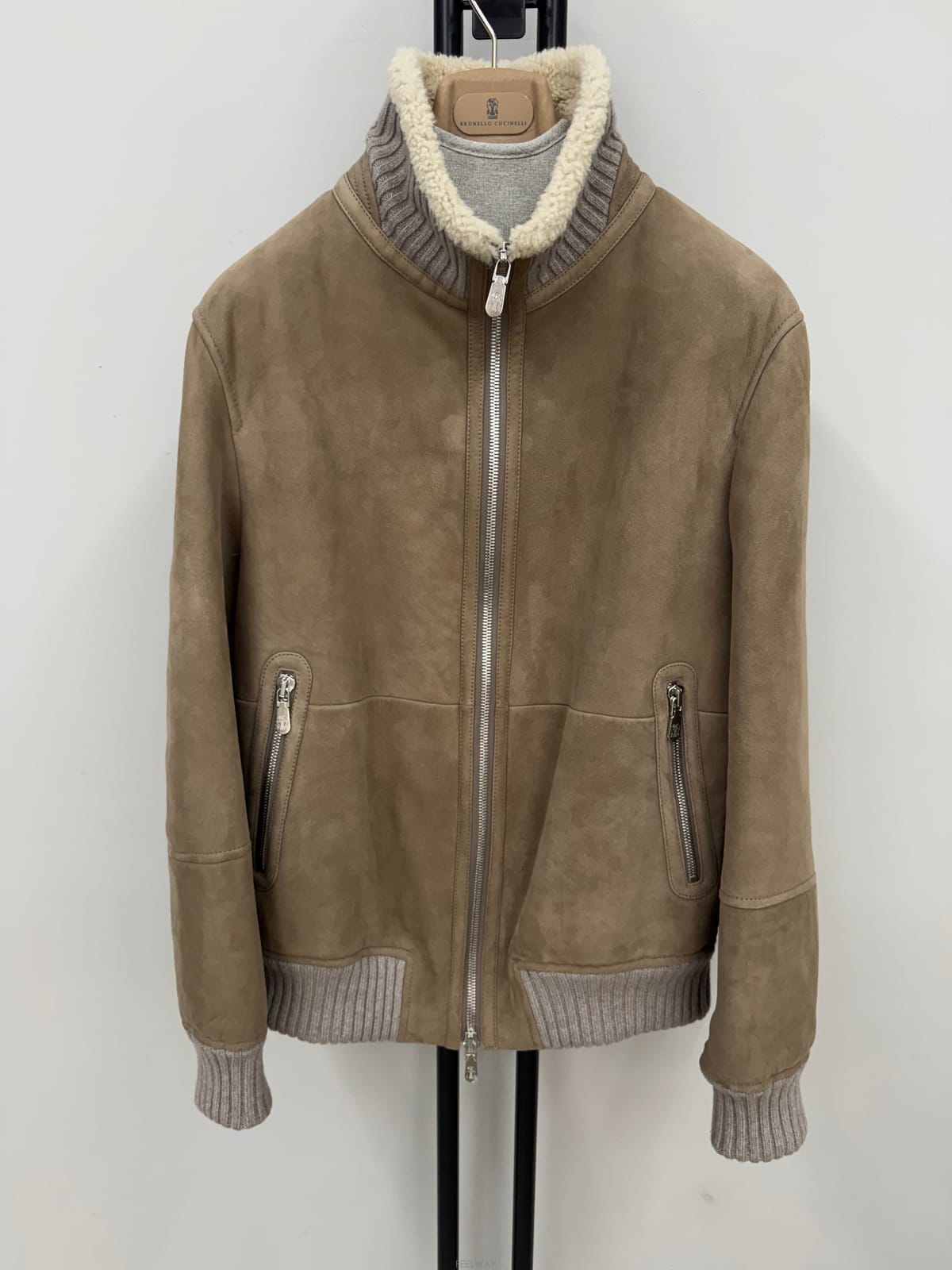 Brunello Cucinelli (���� ���Ϲ߼�) ���ڷ� ��ġ�ڸ� �þ ������ ����(���� ���Ϲ߼�) ���ڷ� ��ġ�ڸ� �þ ������ ����