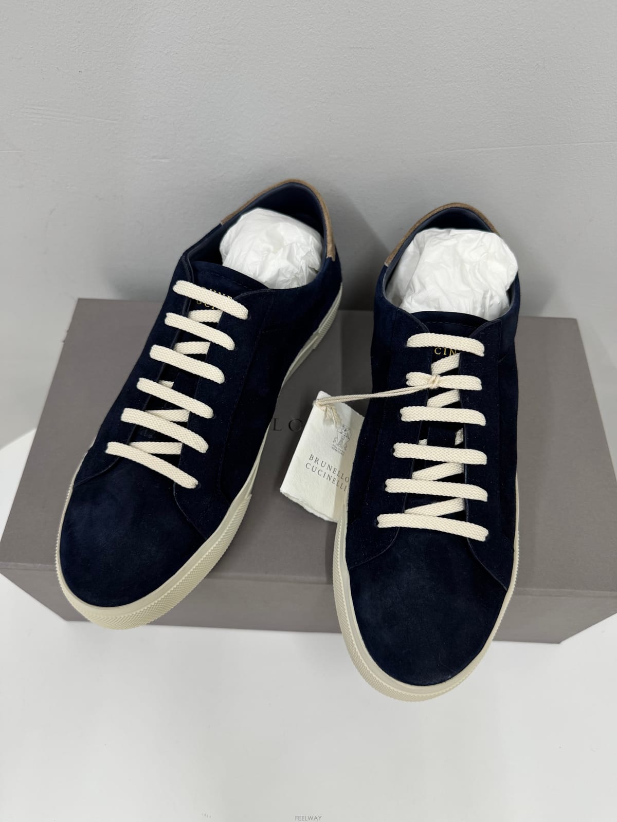 Brunello Cucinelli (���� ���Ϲ߼�) ���ڷ� ��ġ�ڸ� ���̺� �����̵� ����Ŀ��(���� ���Ϲ߼�) ���ڷ� ��ġ�ڸ� ���̺� �����̵� ����