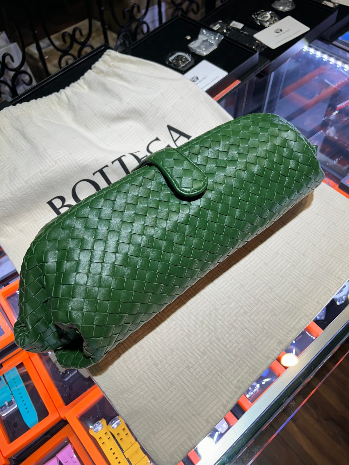 Bottega Veneta ���� *ALA* ���װ� ����Ÿ �η� 1979 ���� �׸� ��Ʈ��ġ���� ��� Ŭ��ġ 866984V6GO03270���� *ALA* ���װ� ����Ÿ �η� 1979 ���� �׸� ��Ʈ��ġ