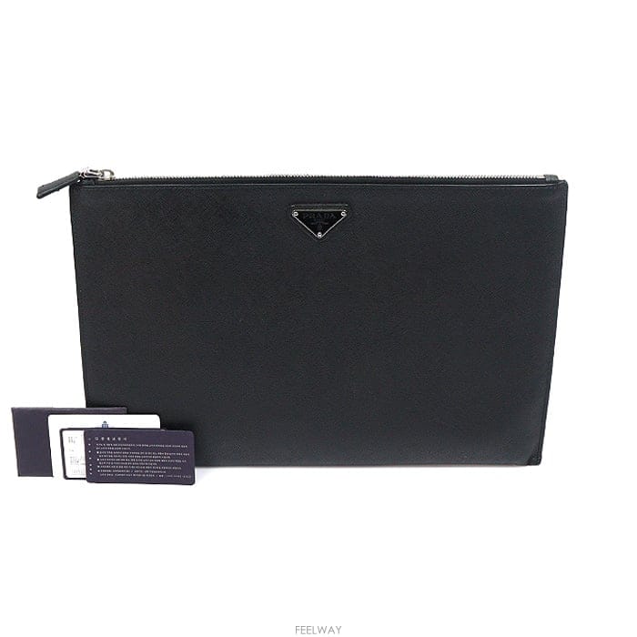 PRADA Prada(�����) 2NG001 ���� ���ǾƳ� Ʈ���̾ޱ� �ΰ� Ŭ��ġPrada(�����) 2NG001 ���� ���ǾƳ� Ʈ���̾ޱ� �ΰ� Ŭ