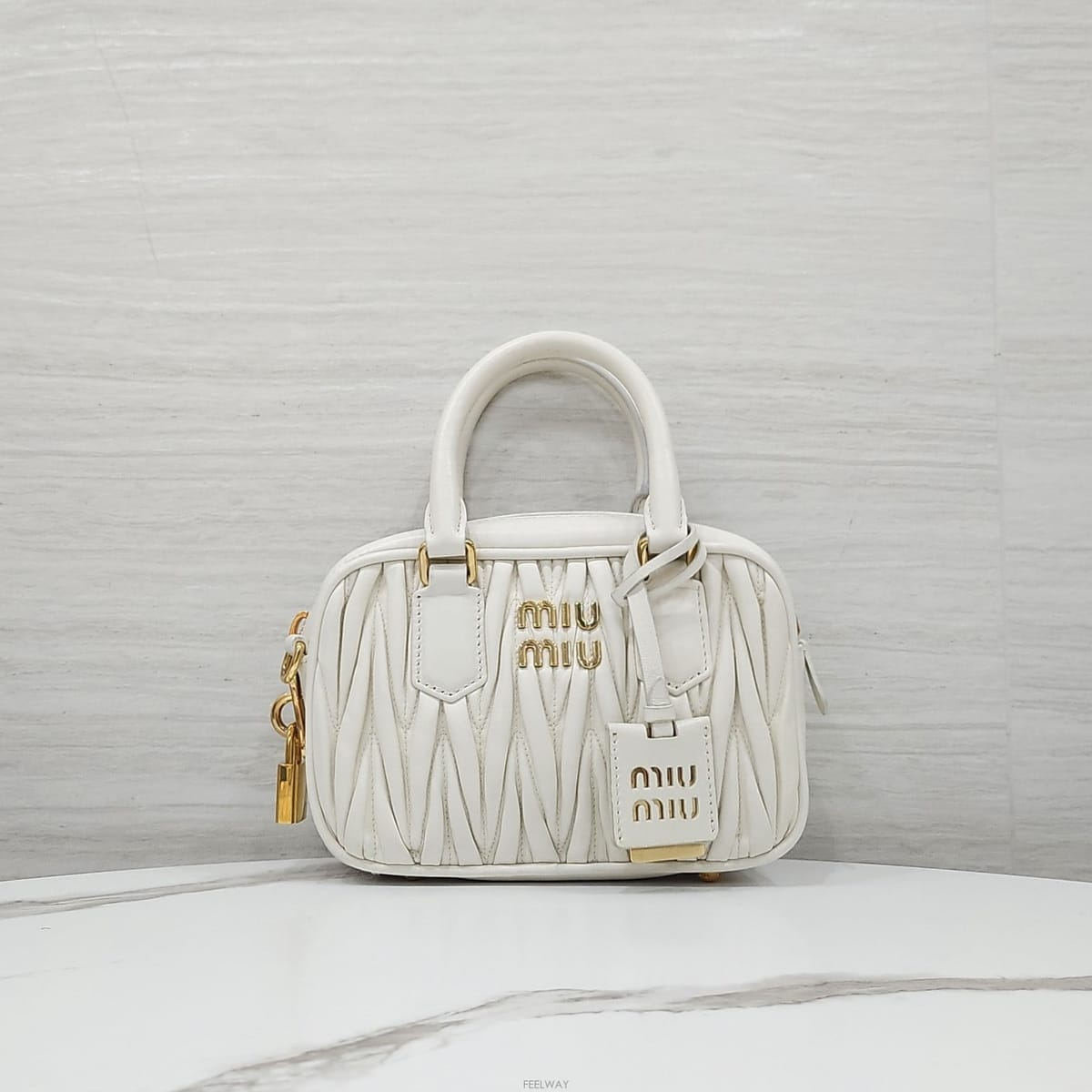 Miu Miu [������] �̿�̿� �Ƹ�ī�� ���׶�� ���� ���� ž�ڵ� ����� 5BB123[������] �̿�̿� �Ƹ�ī�� ���׶�� ���� ���� ž�ڵ� 