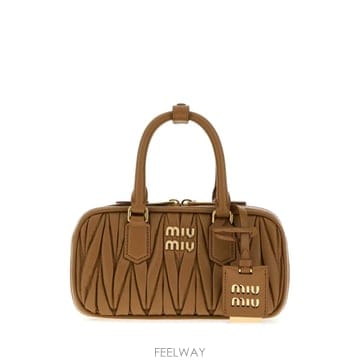 Miu Miu �δ��� MIU MIU �̿�̿� ���� ��Ʈ���δ��� MIU MIU �̿�̿� ���� ��Ʈ��