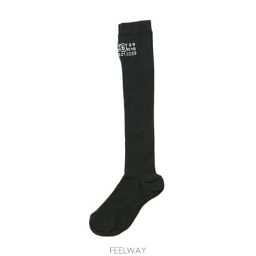 [라이크어스타] 26FW MM6 마르지엘라 자카드로고 니하이 삭스 S52TL0041 M13244 900