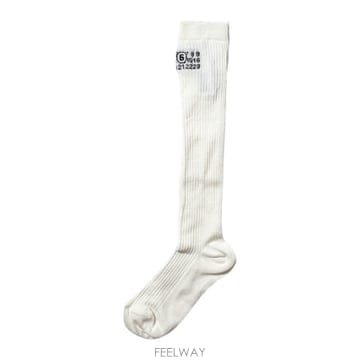 [라이크어스타] 26FW MM6 마르지엘라 자카드로고 니하이 삭스 S52TL0041 M13244 101