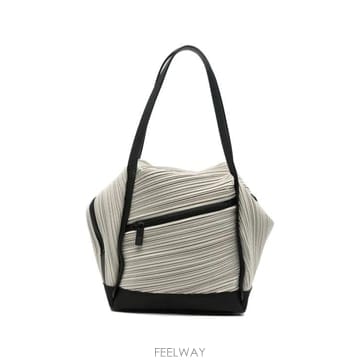 Issey Miyake 26FW �ø����ø��� ����� PP68AG552 10 LIGHT GRAY26FW �ø����ø��� ����� PP68AG552 10 LIGHT GRAY