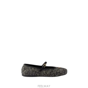 PRADA 26FW ����� Ʈ���̾ޱ� �ΰ� ����� �޸� ���� �÷� ���� 1F689O F 005 17WTF0964 BIA26FW ����� Ʈ���̾ޱ� �ΰ� ����� �޸� ���� �÷� ����