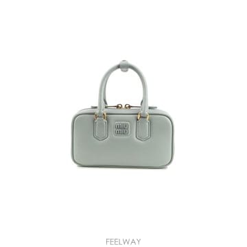 Miu Miu 26FW �̿�̿� �Ƹ�ī�� ���׶�� ���� ���� ��Ʈ�� 5BP088VOOOACR3 F0D30 LAGO26FW �̿�̿� �Ƹ�ī�� ���׶�� ���� ���� ��Ʈ�� 5BP08