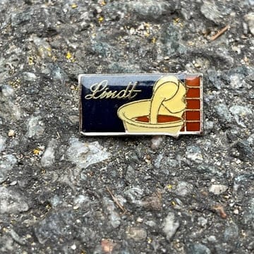LINDT 린트 스위스초콜릿 프랑스뱃지 빈티지뱃지 핀브로치 A165