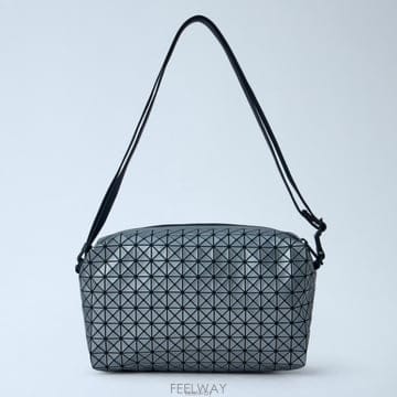 Issey Miyake 26 FW �ٿ��ٿ� �̼��̹̾��� �׷��� ���� ����� BB69 AG631 94 GR26 FW �ٿ��ٿ� �̼��̹̾��� �׷��� ���� ����� BB69 AG