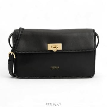 Ferragamo [�񿣺��ǰ��] FERRAGAMO ��󰡸� ���� Ŭ��ġ ũ�ν���[�񿣺��ǰ��] FERRAGAMO ��󰡸� ���� Ŭ��ġ ũ�ν���