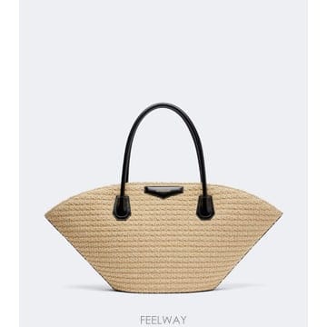 Givenchy 26 FW ����� Antigona ���� ���Ǿ� ����Ʈ �ٽ��� �� TP58170277126 FW ����� Antigona ���� ���Ǿ� ����Ʈ �ٽ��� �� TP5
