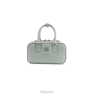 Miu Miu [W63]�̿�̿� 5BP088VOOOACR3 F0D30 ���� ��Ʈ�� ž�ڵ�� ���۹� BORSE A SPALL[W63]�̿�̿� 5BP088VOOOACR3 F0D30 ���� ��Ʈ�� ž�ڵ�
