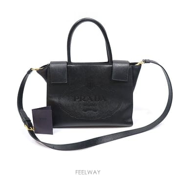 Prada(프라다) 1BA120 블랙 사피아노 시티 카프스킨 엠보스드 로고 2WAY