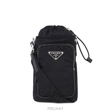 PRADA ����� 26FW ���� �����Ϸ� ����Ʈ�� ���̽� ũ�ν��� 2ZH155 2DMI F0002����� 26FW ���� �����Ϸ� ����Ʈ�� ���̽� ũ�ν��� 2ZH