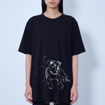 Yohji Yamamoto 26 FW ���� �߸����� Mimi �׷��� ������ Ƽ���� ���� FW T83 08726 FW ���� �߸����� Mimi �׷��� ������ Ƽ���� ���� FW 