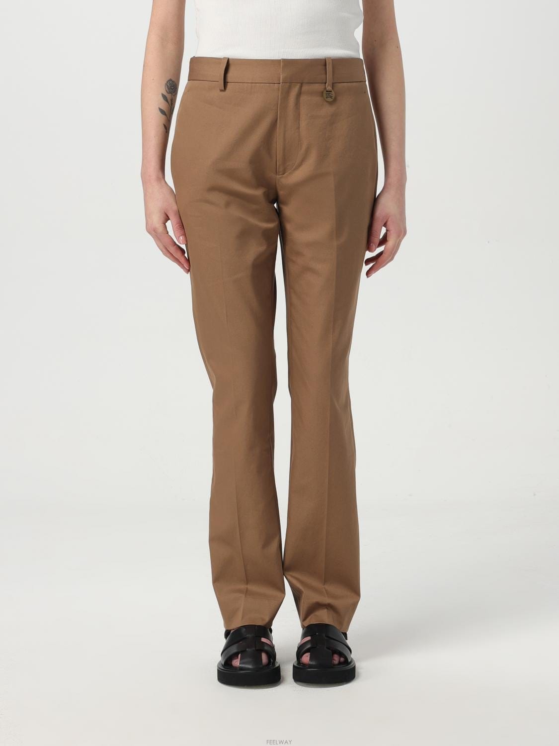 Burberry [A6] ������ 8106370 ���� ���� 8106370-022[A6] ������ 8106370 ���� ���� 8106370-022