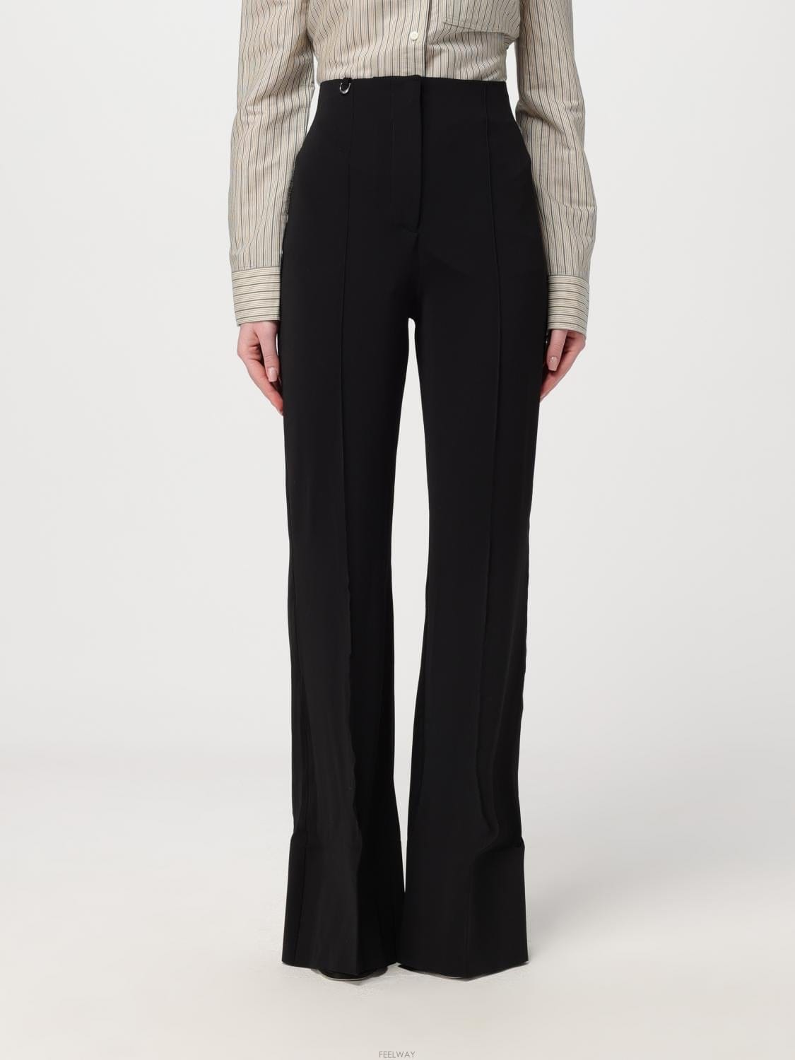 Jacquemus [A6] ��ũ���� 241PA1081322 ���� ���� 241PA1081322-990[A6] ��ũ���� 241PA1081322 ���� ���� 241PA1081322-990