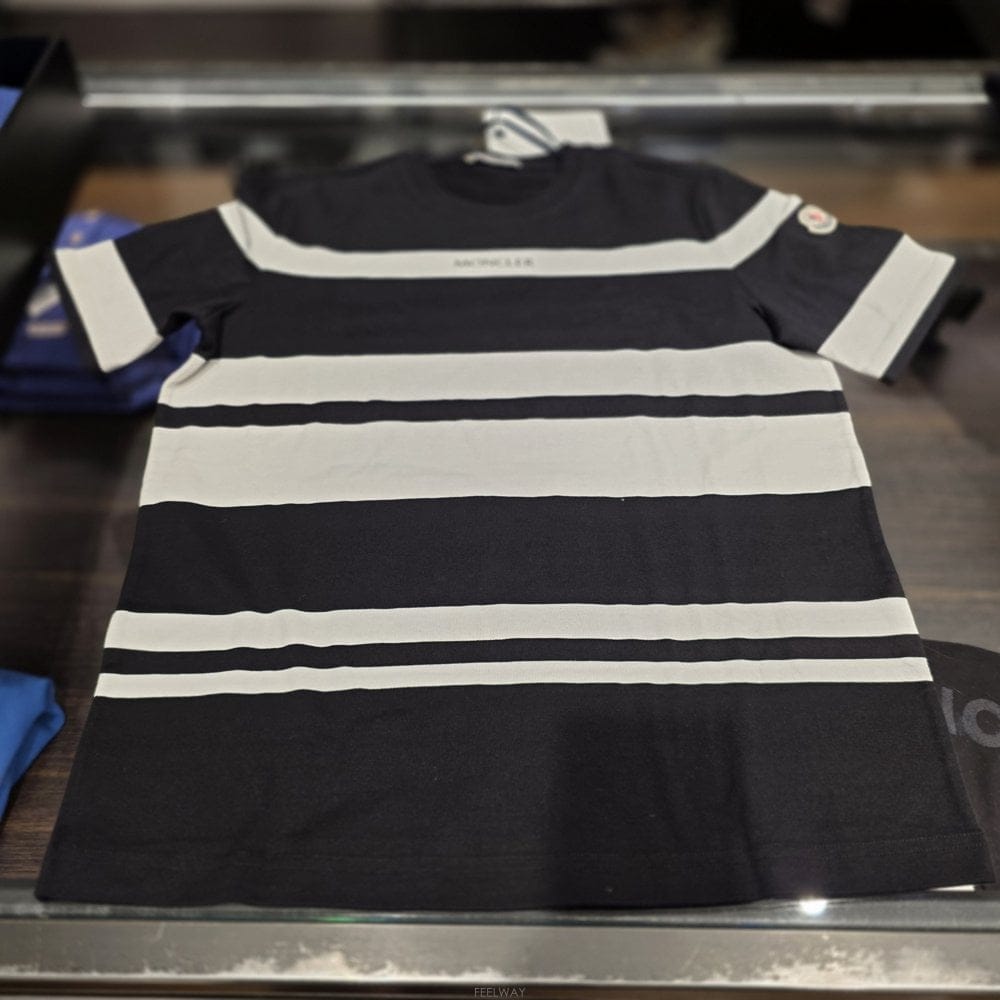 Moncler ��Ŭ���� ���� ��Ʈ������ ���� Ƽ���� J10918C00055 89AHZ��Ŭ���� ���� ��Ʈ������ ���� Ƽ���� J10918C00055 89AH