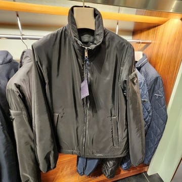 프라다 삼각 로고 남성 바람막이 자켓 SGH278