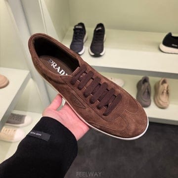 프라다 스웨이드 남성 스니커즈 2EG480
