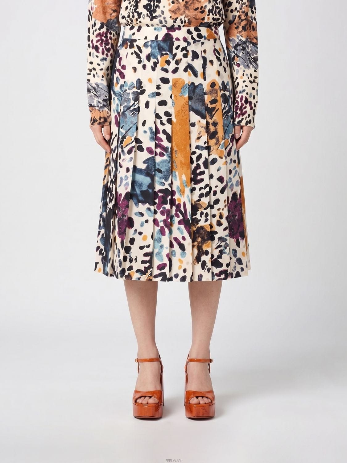 FENDI [A6] ��� FQ7717 ���� �̵� ��ĿƮ FQ7717-AVJWF0HWA[A6] ��� FQ7717 ���� �̵� ��ĿƮ FQ7717-AVJWF0HWA