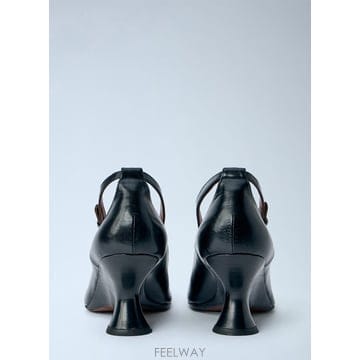 26 F/W 드리스 반 노튼 레더 웨지 펌프스 262-131721-0 B0112319923