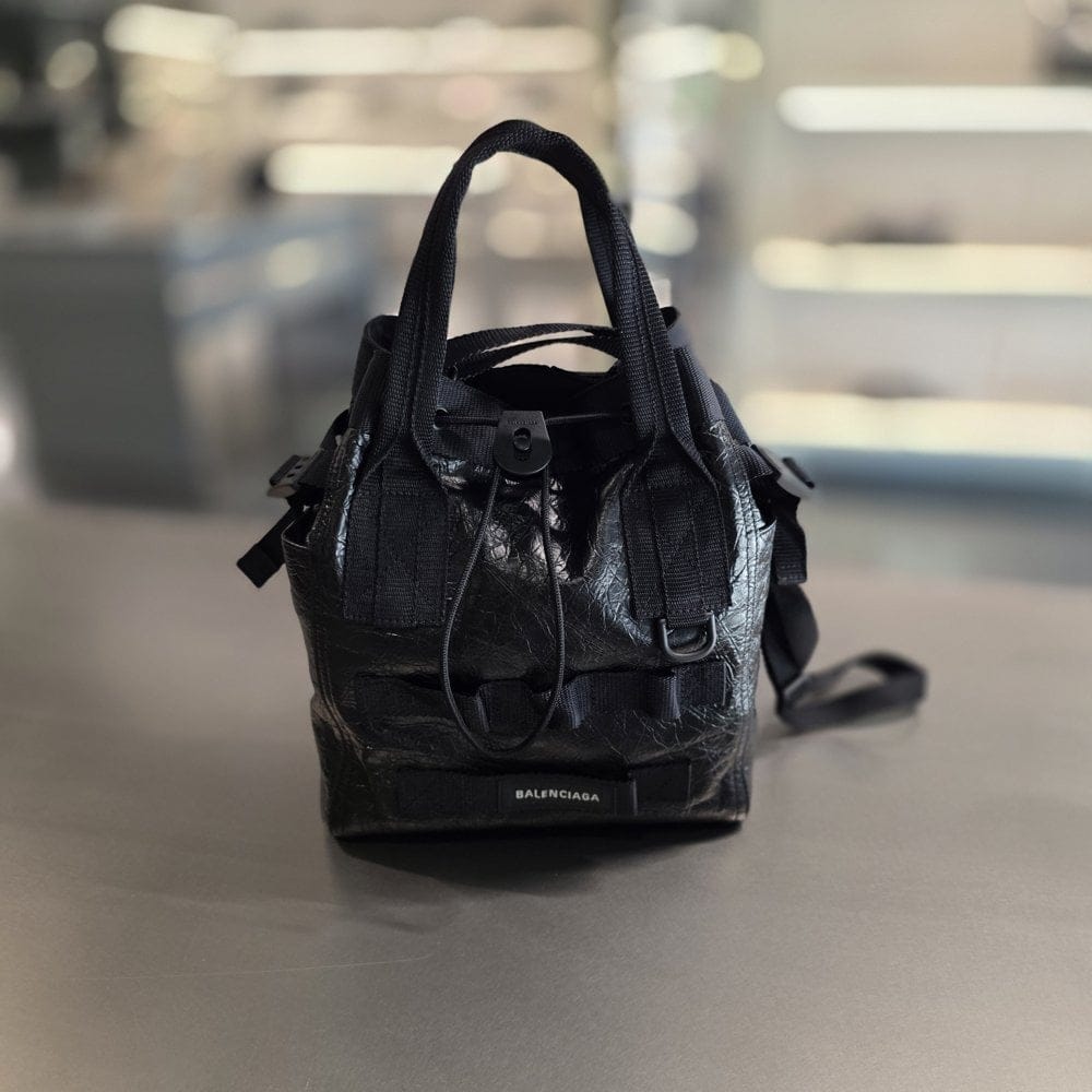 Balenciaga �߷��þư� �ƹ� ��Ʈ ��� ũ�ν��� ���� 644029 1VG17�߷��þư� �ƹ� ��Ʈ ��� ũ�ν��� ���� 644029 1VG17