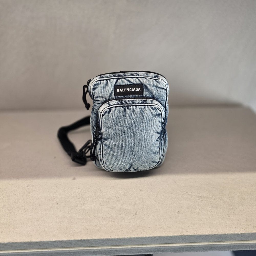 Balenciaga �߷��þư� �ͽ��÷η� ���� ���� ũ�ν��� 620260 2AAHB 4652�߷��þư� �ͽ��÷η� ���� ���� ũ�ν��� 620260 2AAHB 