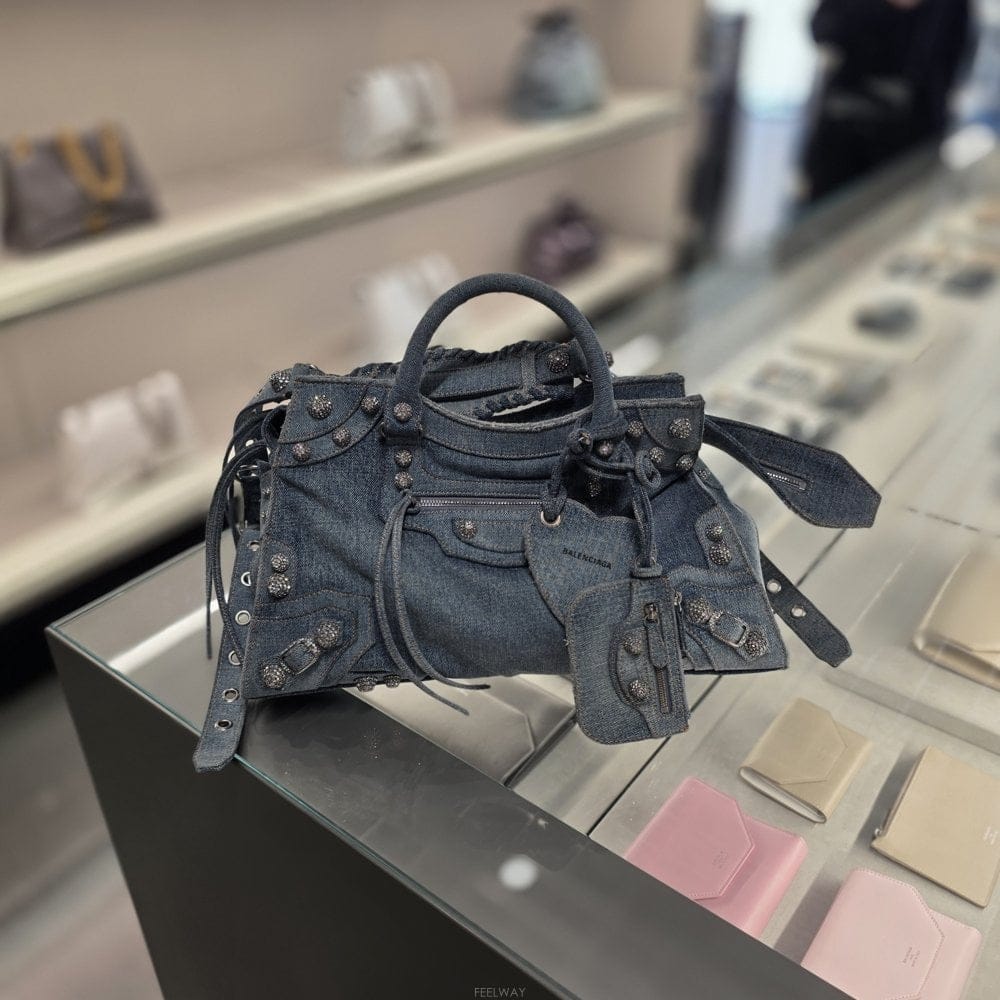 Balenciaga �߷��þư� �׿� ī�� ��Ƽ�� �̵�� 700451 210BI�߷��þư� �׿� ī�� ��Ƽ�� �̵�� 700451 210BI
