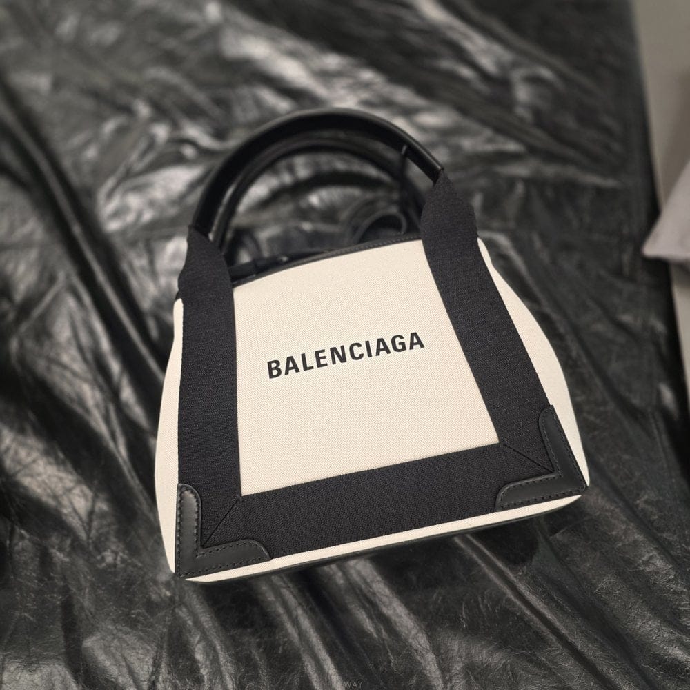Balenciaga �߷��þư� ���̺� ī�ٽ��� XS 390346 2HH3N 9260�߷��þư� ���̺� ī�ٽ��� XS 390346 2HH3N 9260