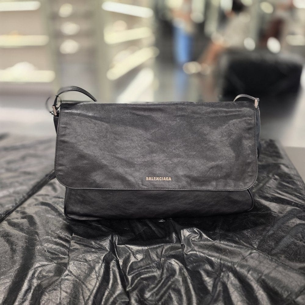 Balenciaga �߷��þư� �׷��� �޽����� �̵�� 705737 2ABAS 1000�߷��þư� �׷��� �޽����� �̵�� 705737 2ABAS 1000