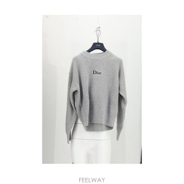 DIOR �ؿ� ���¸���� AW26 ��� ���� �ΰ��� �ִ� ũ��� 654S20A3I84_8200�ؿ� ���¸���� AW26 ��� ���� �ΰ��� �ִ� ũ��� 654S