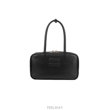 Miu Miu [W63]�̿�̿� 5BB172VOOO2CRW F0002 ���� ��Ʈ�� ž�ڵ�� ���۹� BORSE A SPALL[W63]�̿�̿� 5BB172VOOO2CRW F0002 ���� ��Ʈ�� ž�ڵ�
