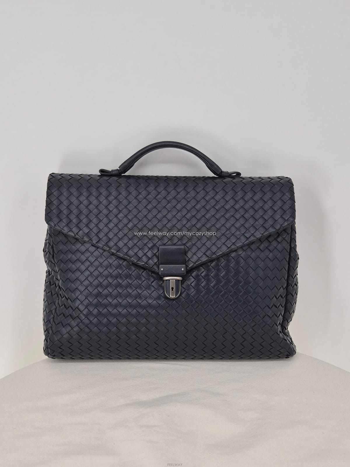 Bottega Veneta ���װ�����Ÿ ��Ʈ��ġ���� �긮�����̽� ���̺��װ�����Ÿ ��Ʈ��ġ���� �긮�����̽� ���̺�