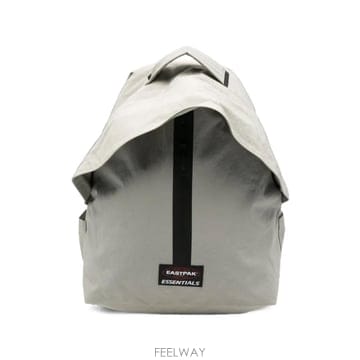 Fear of God �δ��� FEAR OF GOD ESSENTIALS �Ǿ���갫 ������ �׷��� �����δ��� FEAR OF GOD ESSENTIALS �Ǿ���갫 ������ �׷���