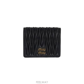 Miu Miu �δ��� MIU MIU �̿�̿� ���� �����δ��� MIU MIU �̿�̿� ���� ����