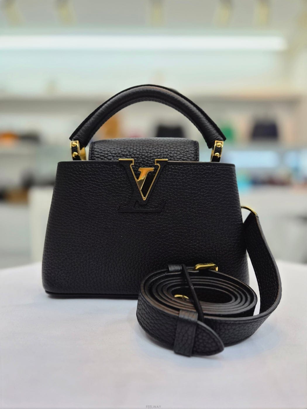 Louis Vuitton ���̺��� īǶ�� �̴� ���� ��Ʈ�� ũ�ν��� M24729 ����Ĩ���̺��� īǶ�� �̴� ���� ��Ʈ�� ũ�ν��� M24729 ����