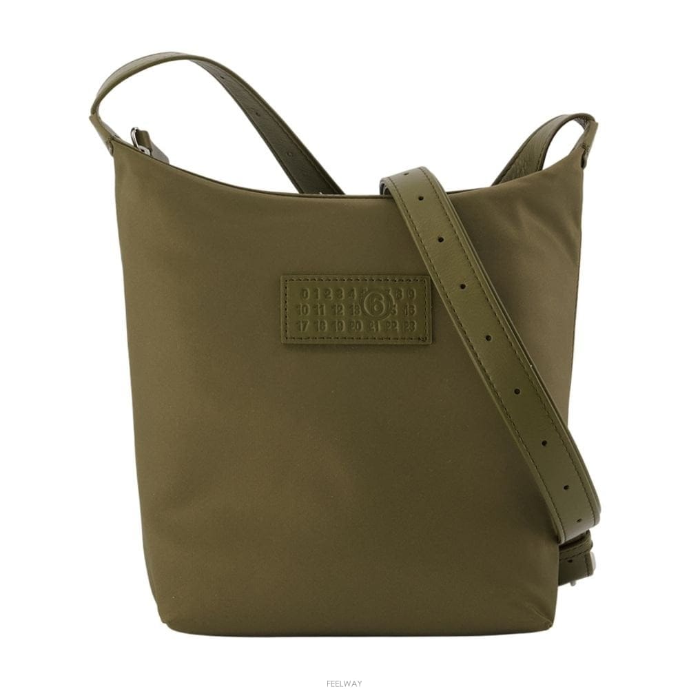 Maison Margiela 26 F/W MM6 ���� ���������� ��� �� MM6 MAISON MA B073230536126 F/W MM6 ���� ���������� ��� �� MM6 MAISON MA B0732
