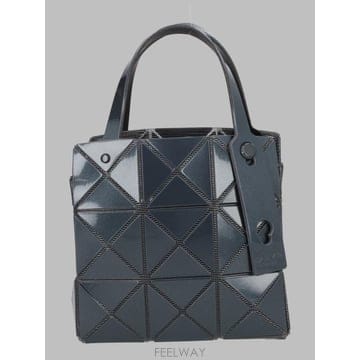 Issey Miyake 26FW �ٿ��ٿ� ��Ʈ�� BB68AG610 19 BLACK26FW �ٿ��ٿ� ��Ʈ�� BB68AG610 19 BLACK