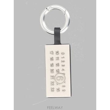 26 F/W MM6 메종 마르지엘라 KEYRINGS SA5UA0005 B0042309024