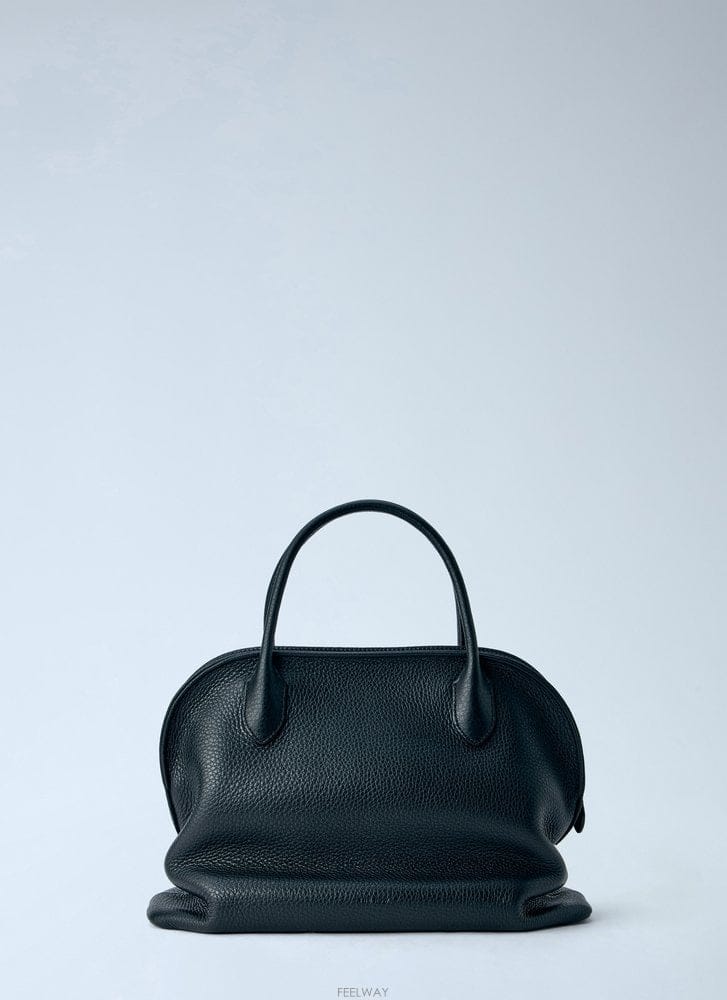THE Row 26 F/W �� �ο� AGNES 12 �ڵ�� W1713-L694-BL B011232932726 F/W �� �ο� AGNES 12 �ڵ�� W1713-L694-BL B01123293